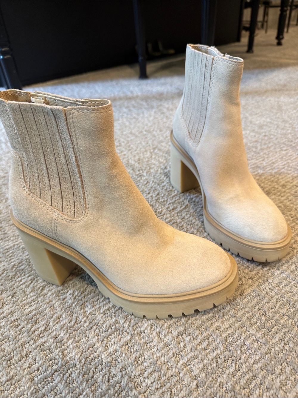 Dolce Vita Chunky Heel Chelsea Boot Light Beige Suede sz 7 WATERPROOF Caster H2O